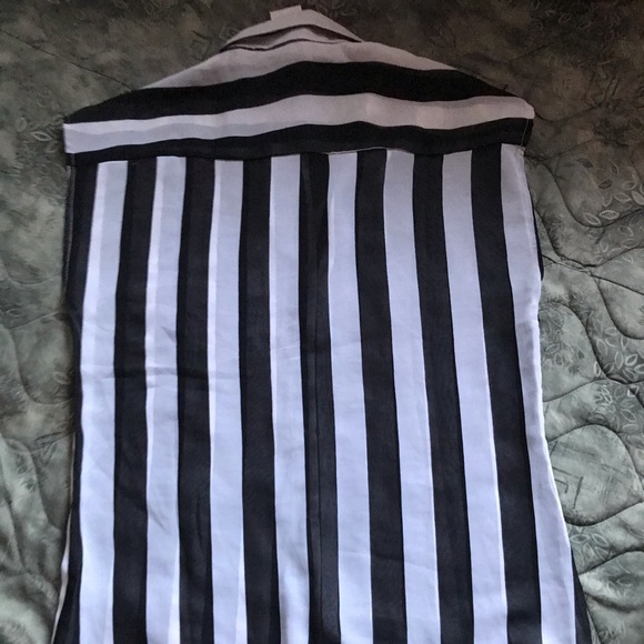 Button down striped “referee” style tank - Picture 4 of 7
